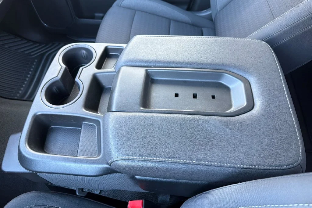 Used 2024 Titanium Rush Metallic GMC Elevation image 25
