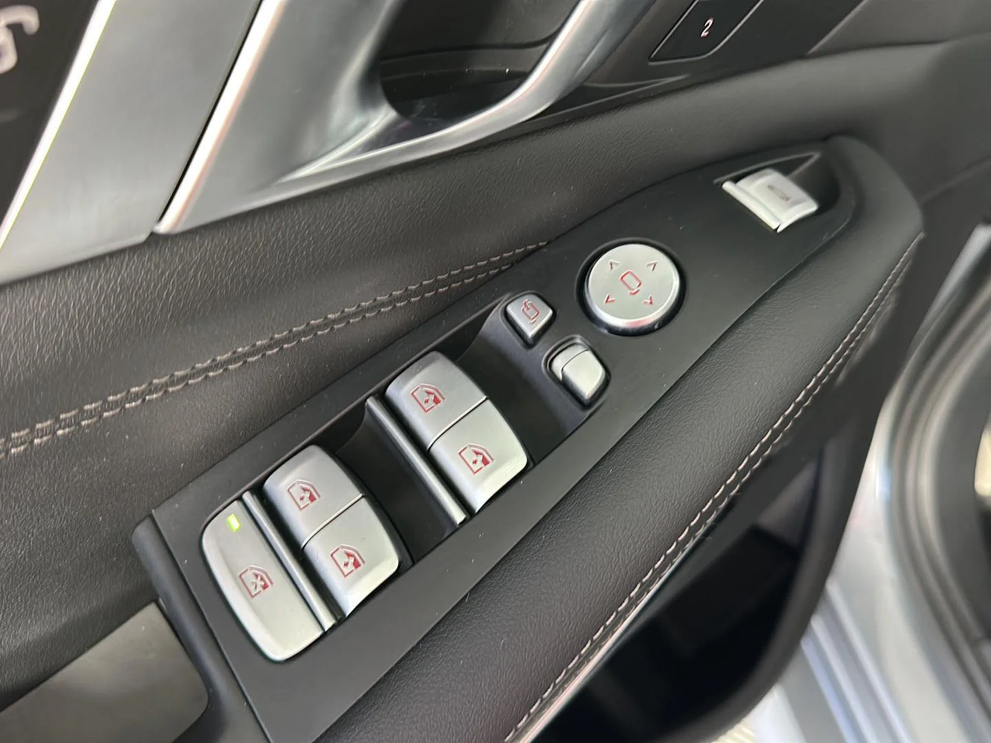 Used 2024 Skyscraper Grey Metallic BMW xDrive40i image 7