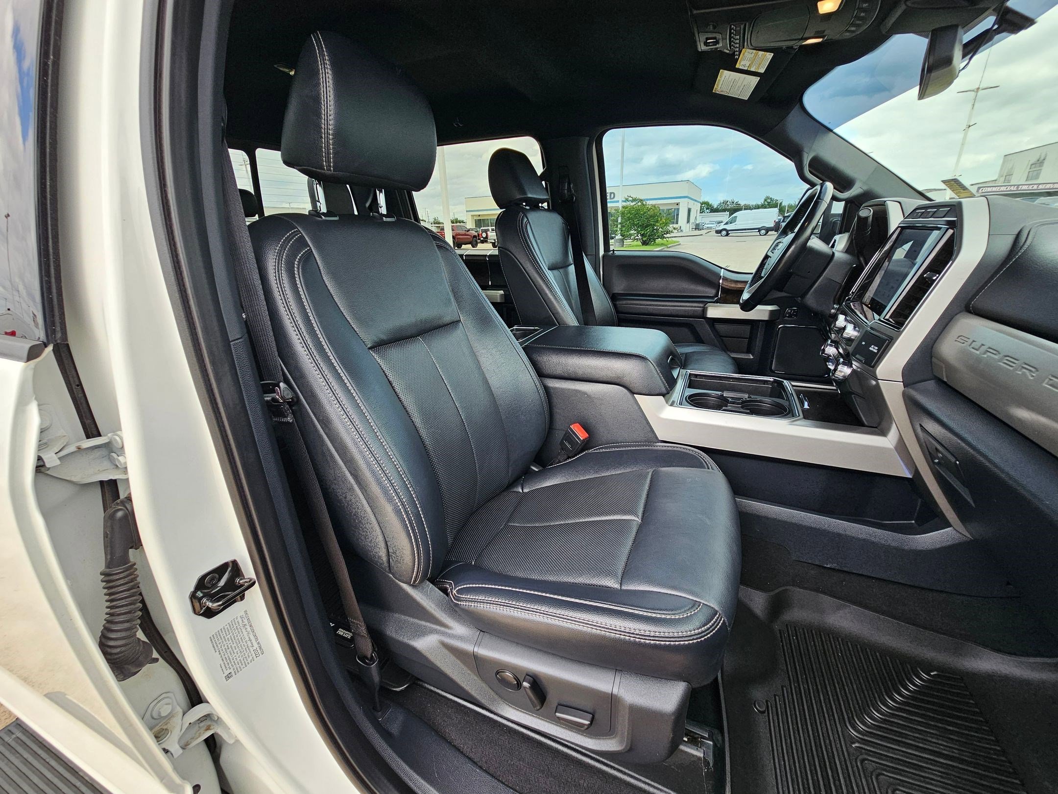Used 2022 Star White Ford Lariat image 29
