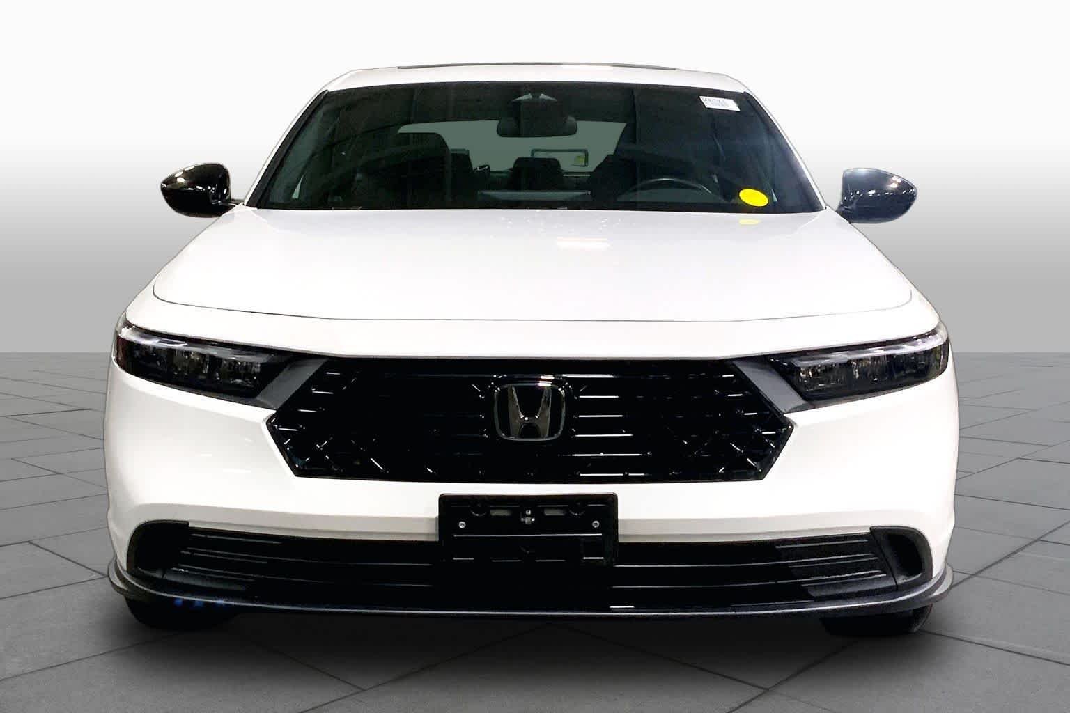 Used 2025 Platinum White Pearl Honda Sport image 4