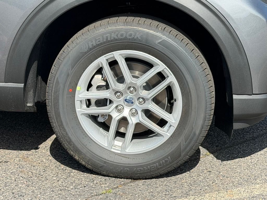 New 2027 Carbonized Gray Metallic Ford Active image 22