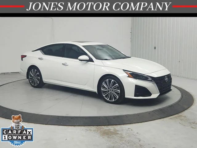 Used 2024 White Nissan 2.5 SL image 1