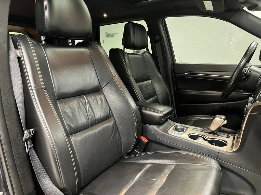 Used 2016 Gray Jeep Limited image 60