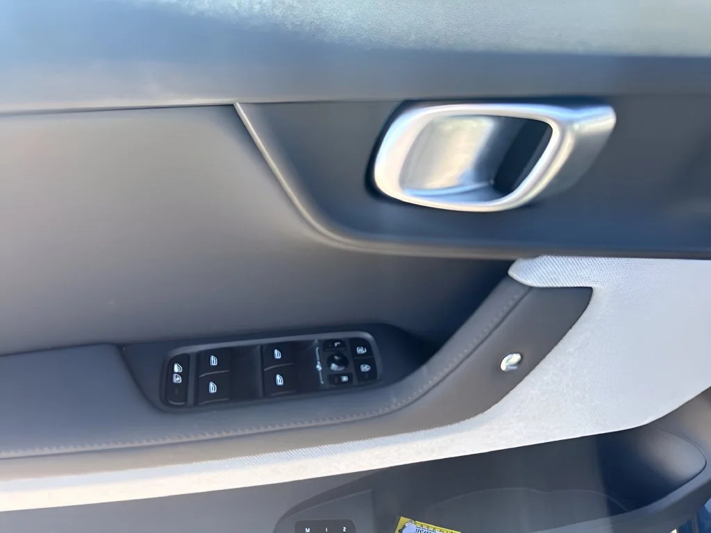 Used 2024 Gray Polestar Long Range Dual Motor image 23