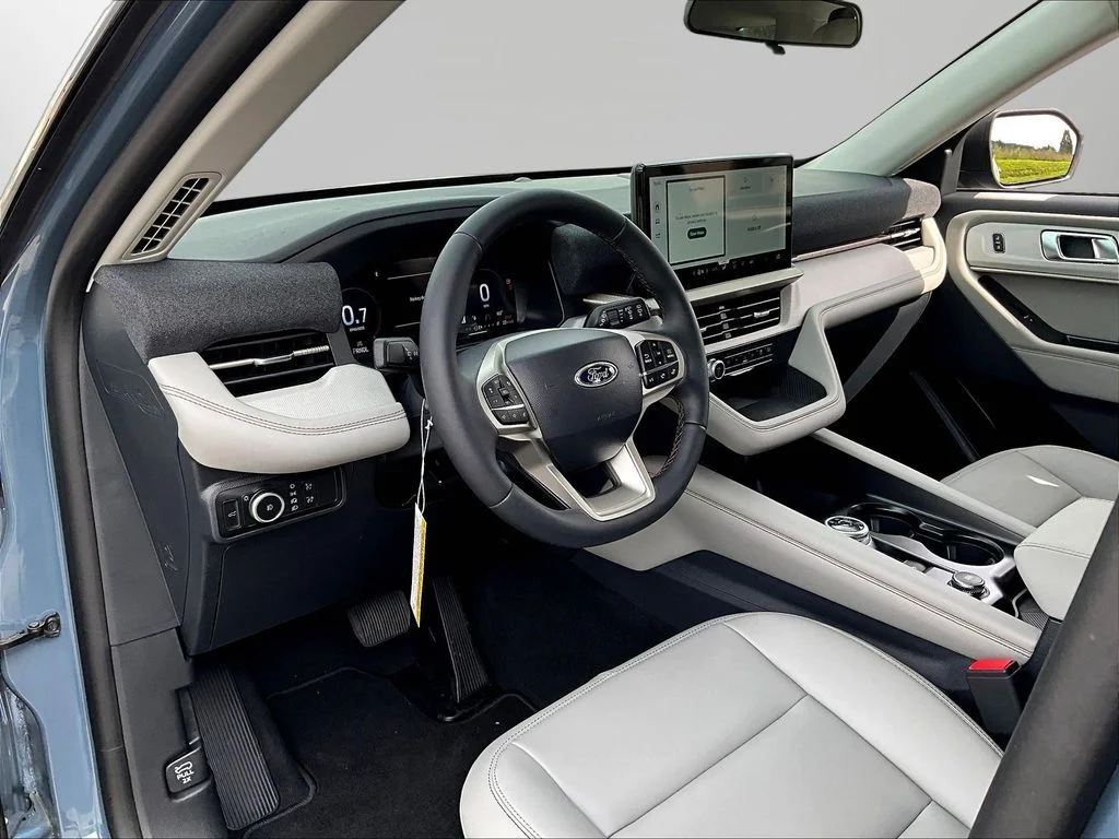 New 2026 Vapor Blue Metallic Ford Active image 7