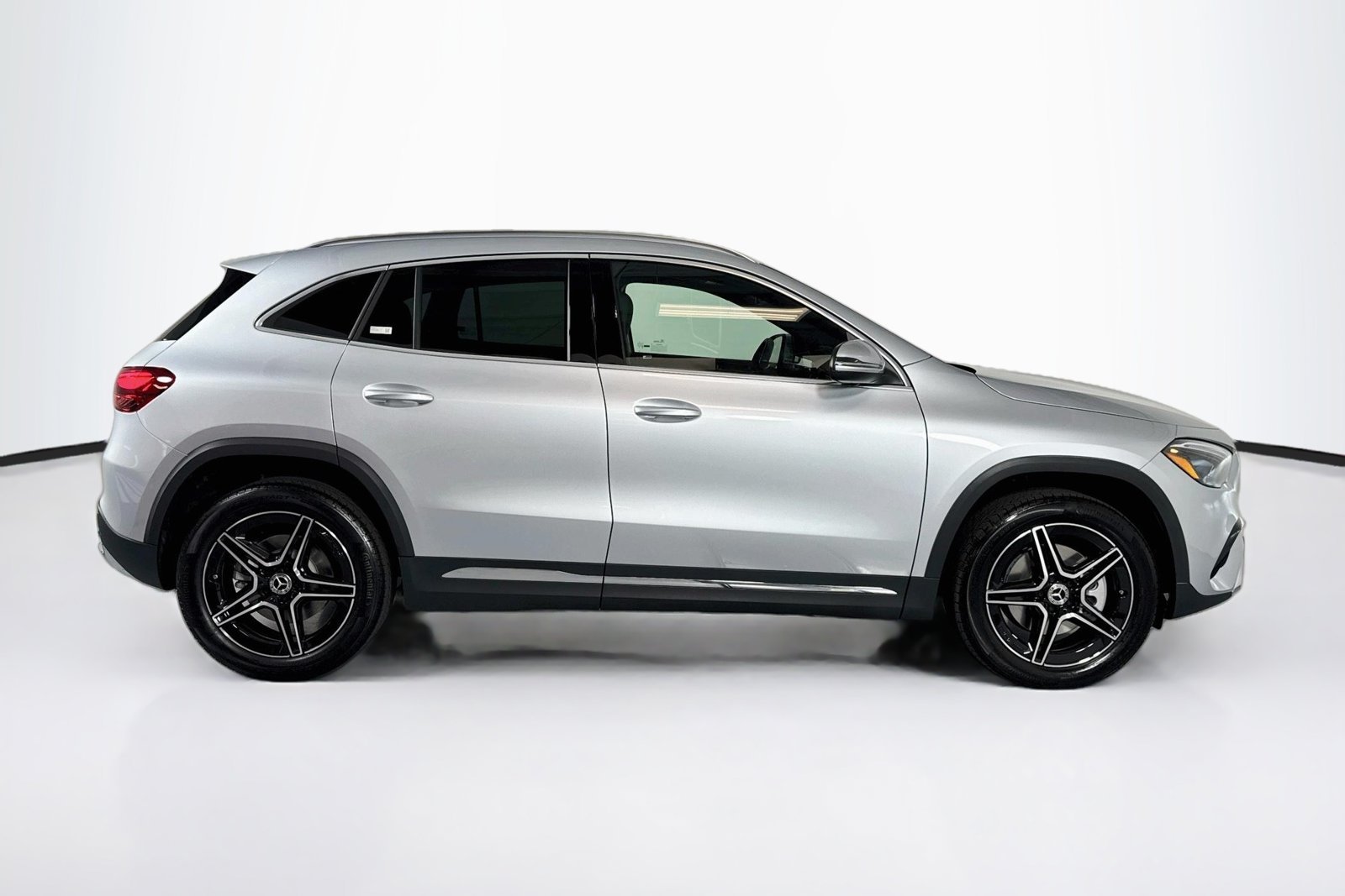 New 2026 Cirrus Silver Metallic Mercedes-Benz GLA 250 image 4