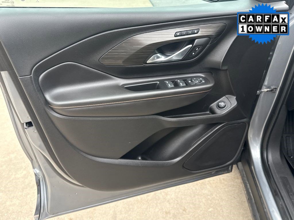 Used 2019 Satin Steel Metallic GMC SLT image 26