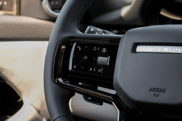 New 2026 Santorini Black Land Rover S image 24