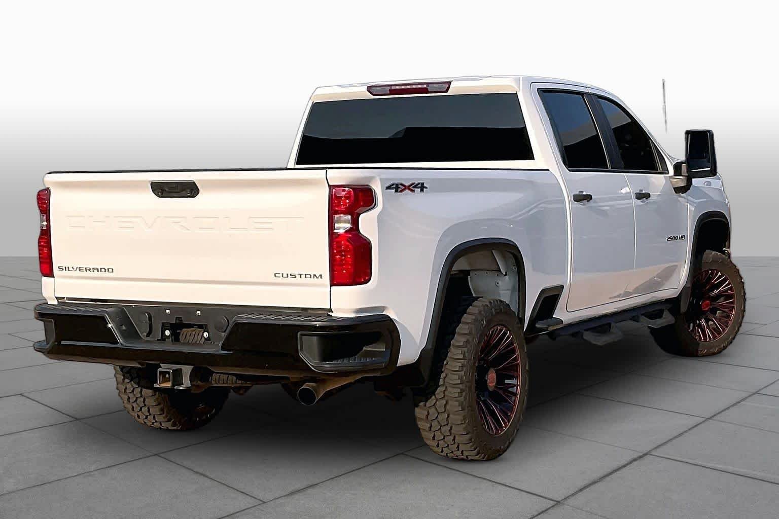 Used 2022 Summit White Chevrolet Custom image 13