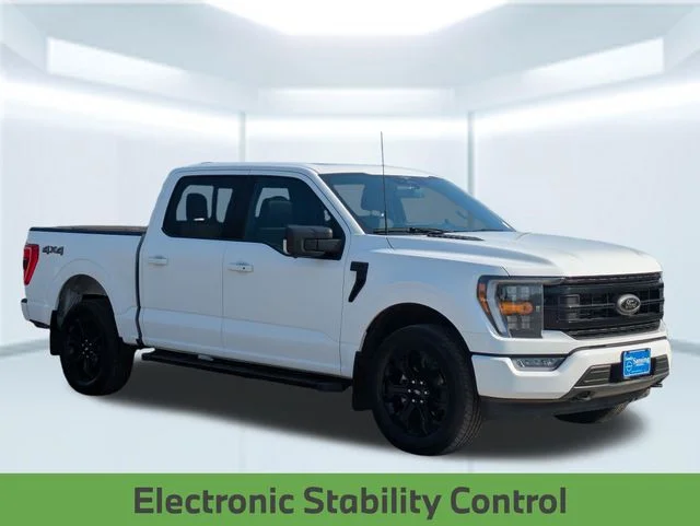 Used 2023  Ford Lariat image 9