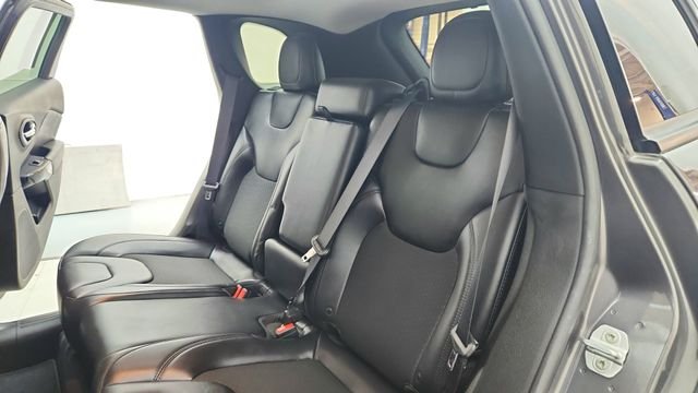 Used 2019 Gray Jeep Latitude Plus image 20