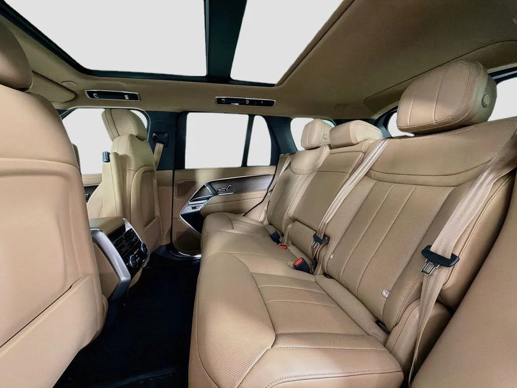 New 2026 Fuji White Land Rover SE image 26