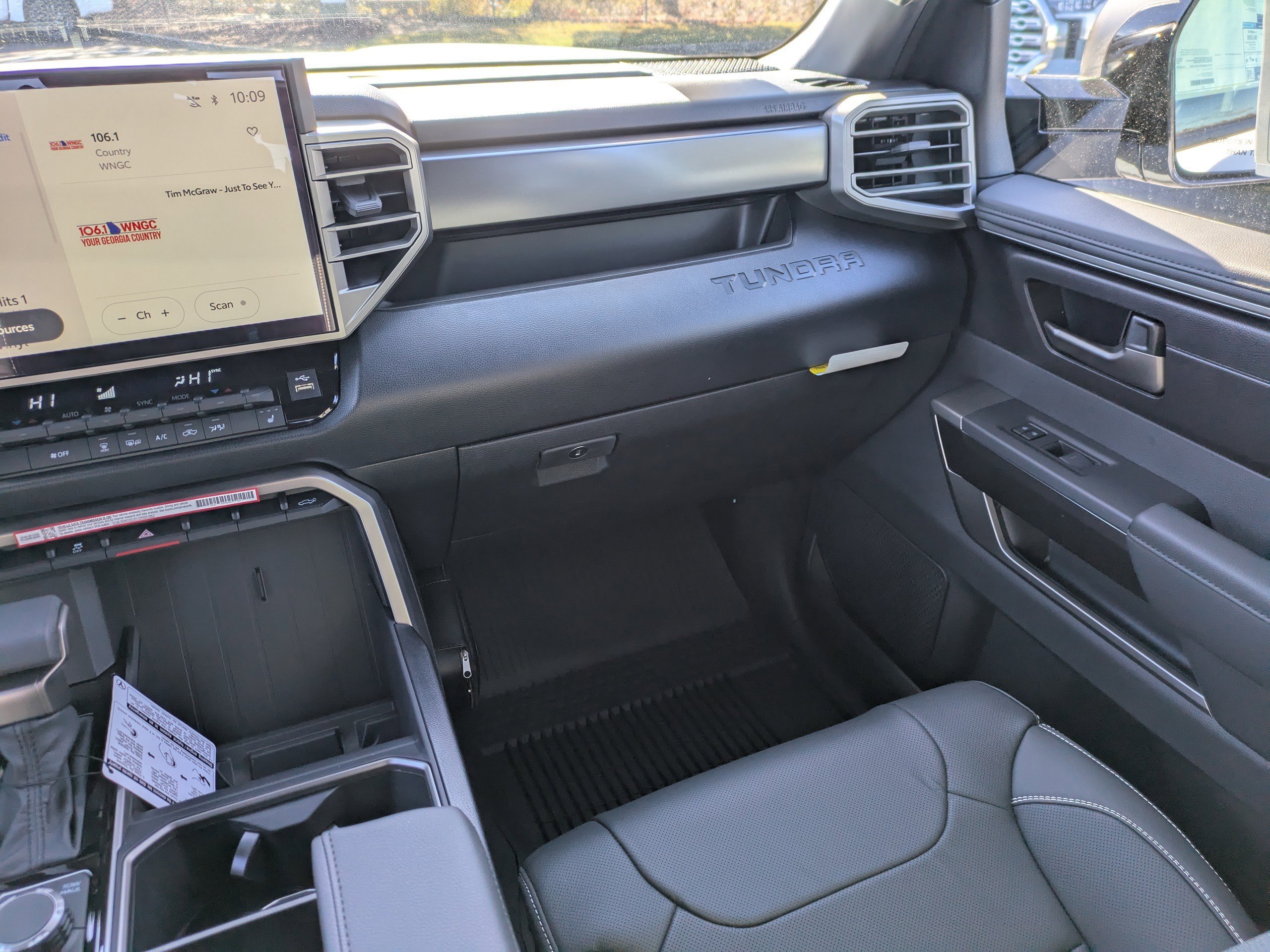 2026 Toyota Tundra SR5 - Photo 18