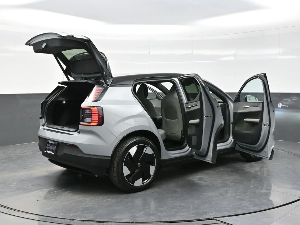 New 2026 Vapour Grey Volvo Twin Motor Performance Plus image 40