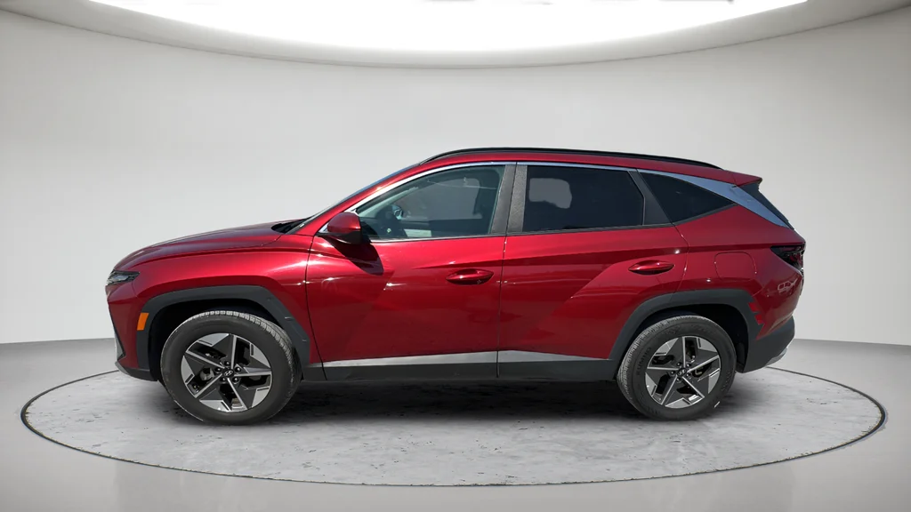 Used 2025 Red Hyundai SEL image 11
