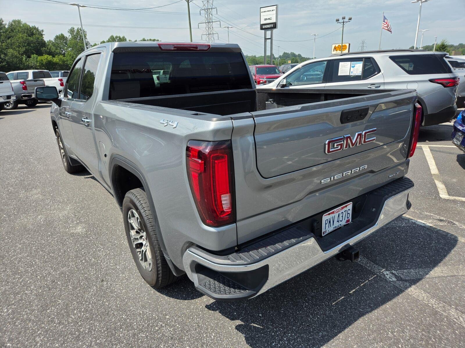 Used 2025 Sterling Metallic GMC SLT image 10