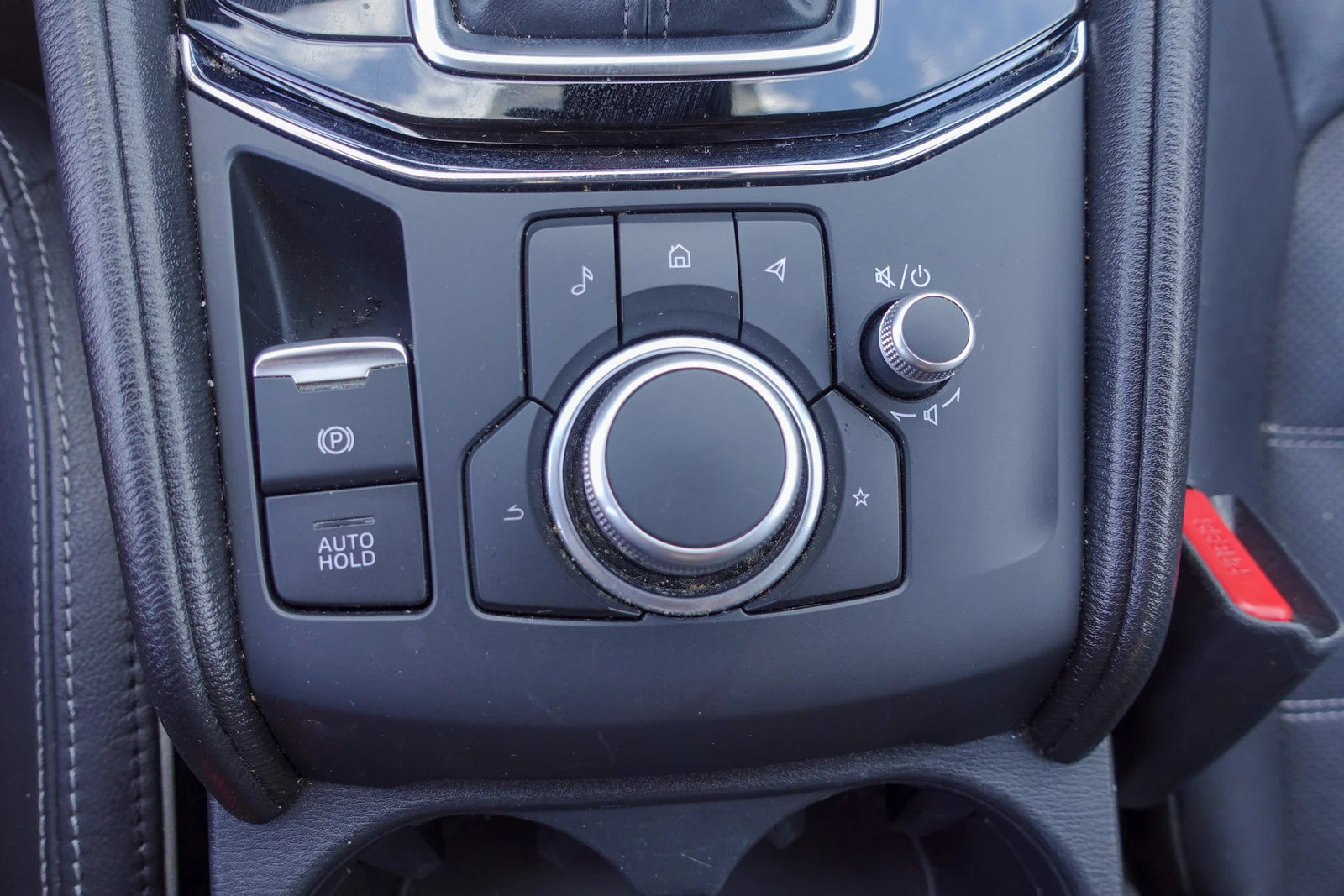 Certified Used 2025 Platinum Quartz Metallic Mazda 2.5 S Preferred Package image 23