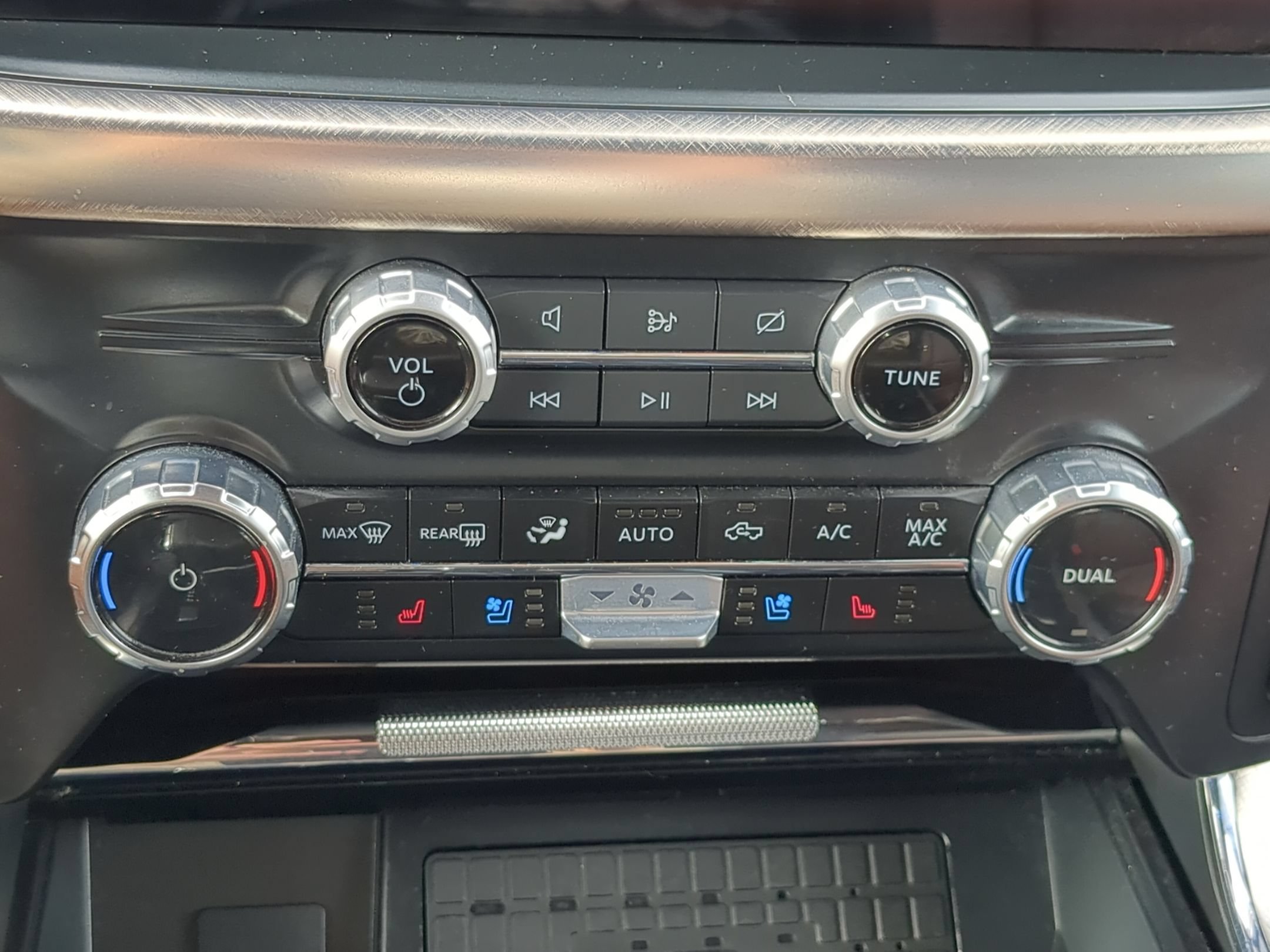 Used 2023 Brown Ford King Ranch image 25