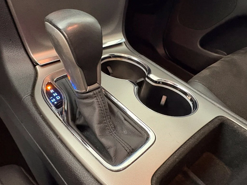 Used 2019 White Jeep Altitude image 34