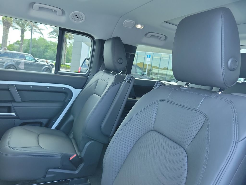 New 2026 Fuji White Land Rover S image 15