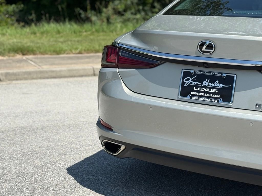 Used 2022 Beige Lexus 350 image 12