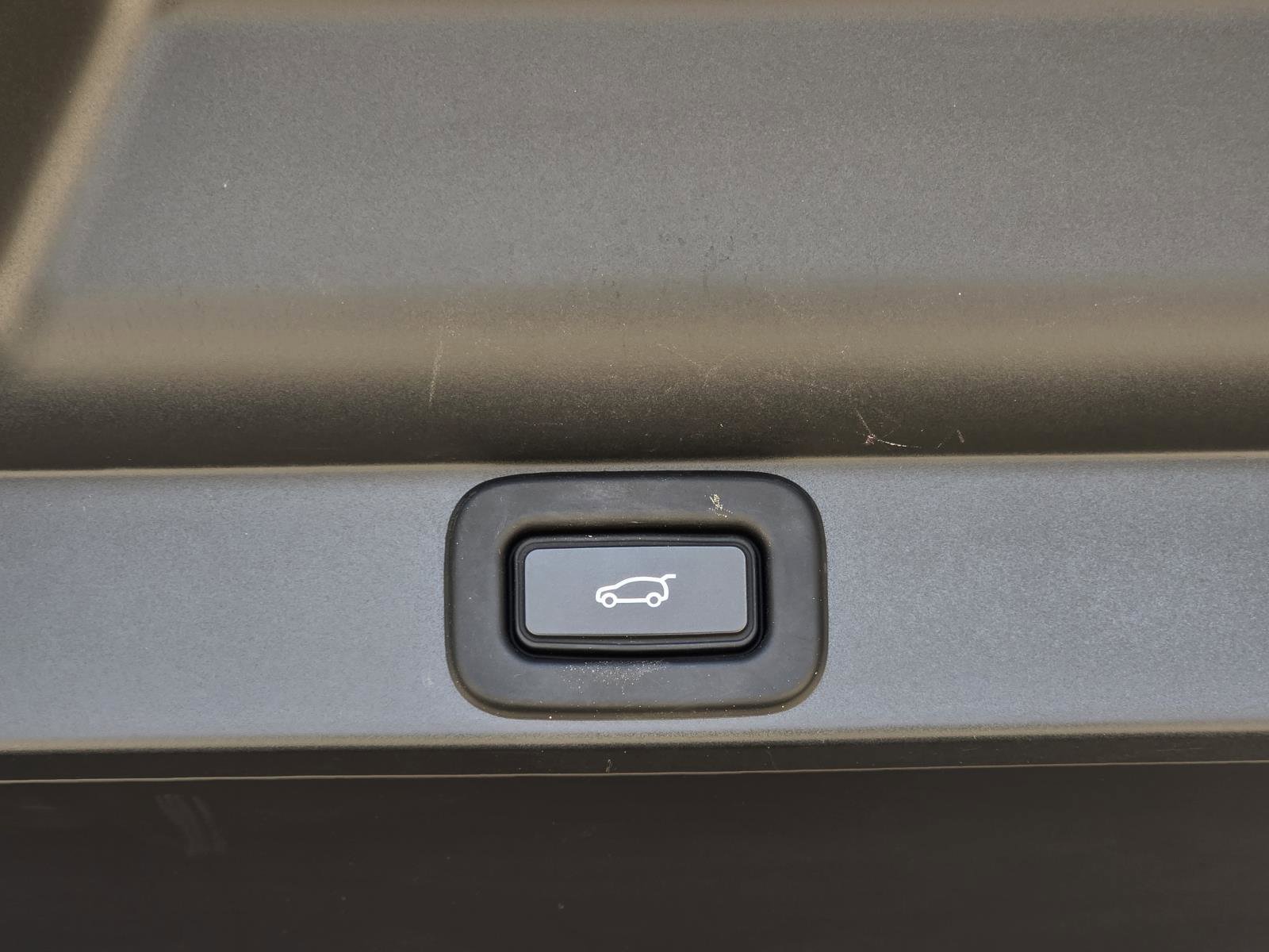 Used 2023 Black Land Rover SE image 30