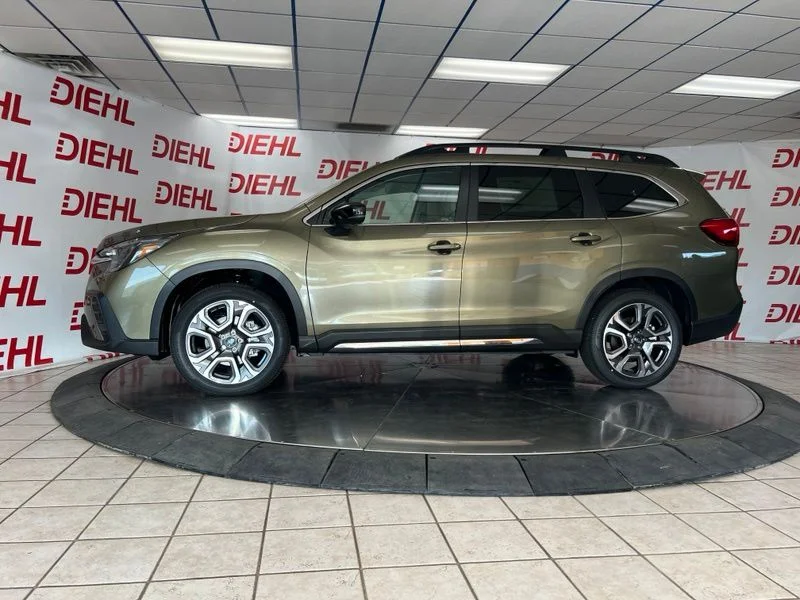 New 2026 AUTUMN GREEN METALLIC Subaru Limited 8-Passenger image 4
