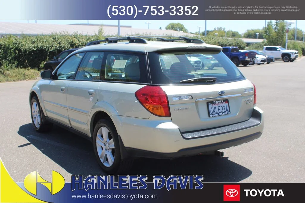 Used 2005  Subaru 3.0R image 9