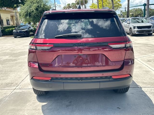 Used 2024 Red Jeep Altitude image 8