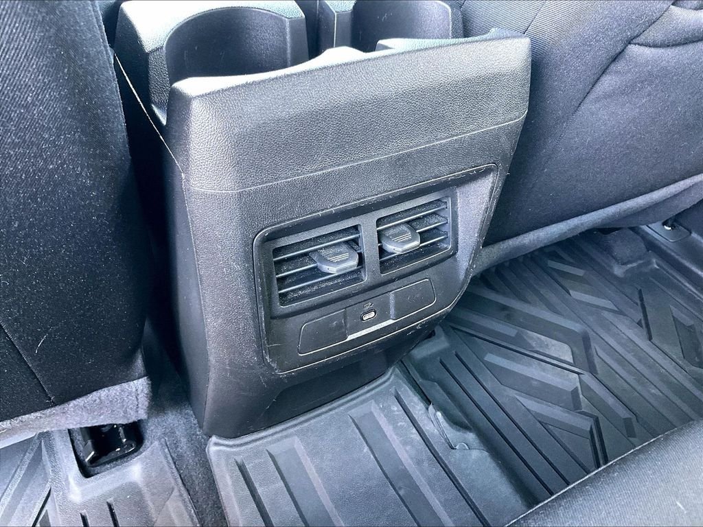 Used 2024 White Chevrolet LT image 25