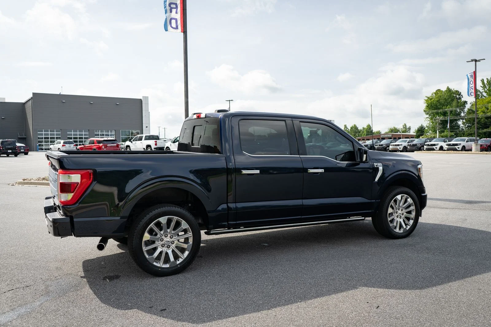 Used 2023 Blue Ford Limited image 10