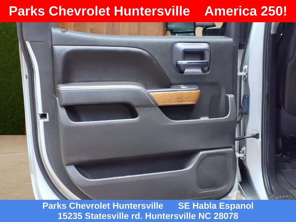 Used 2015 Silver Chevrolet LTZ image 25