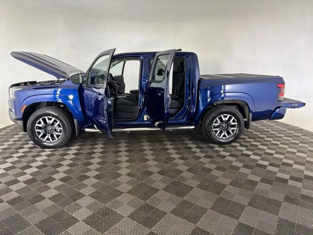 Used 2022 Blue Nissan SV image 9