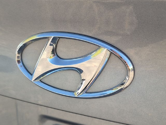 Used 2018 Gray Hyundai Sport image 28