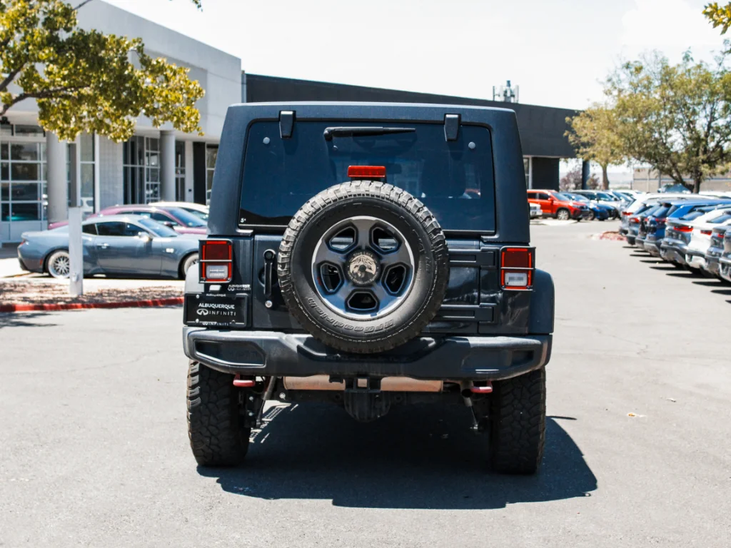 Used 2017 Gray Jeep Unlimited Rubicon image 6