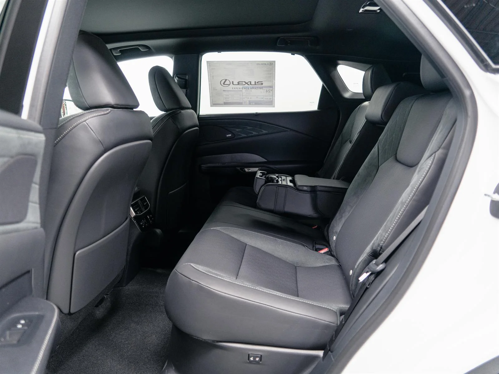 2026 Lexus RX 350 Luxury - Photo 7