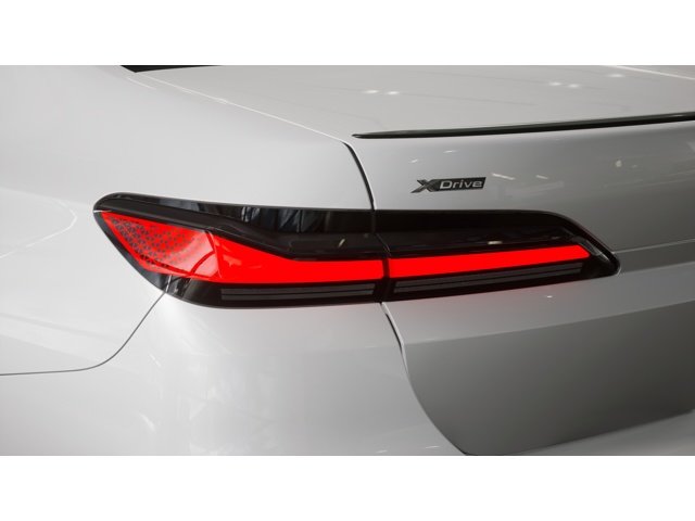 New 2026 Mineral White Metallic BMW 760i xDrive image 8