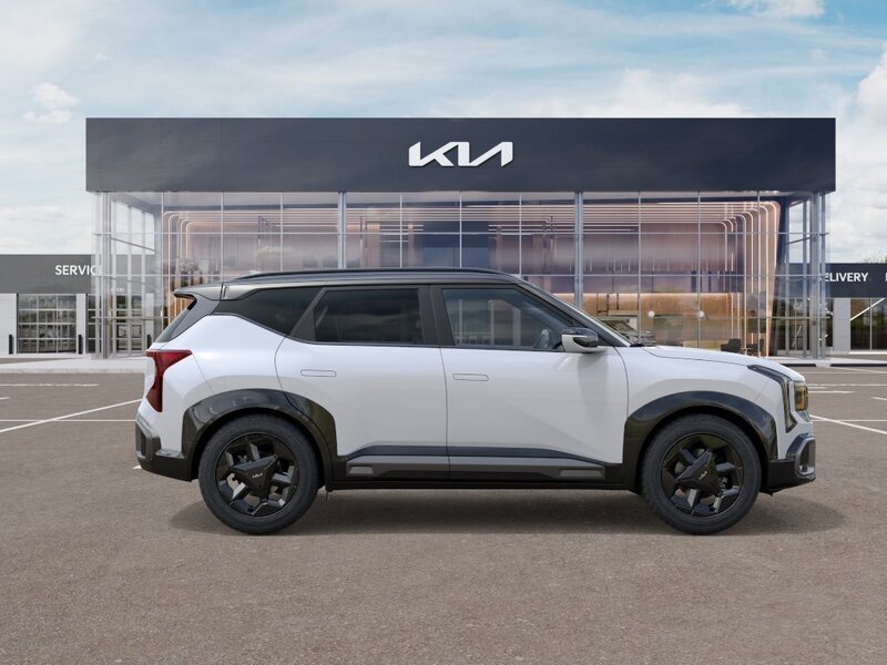 New 2027 White Kia X-Line S image 7