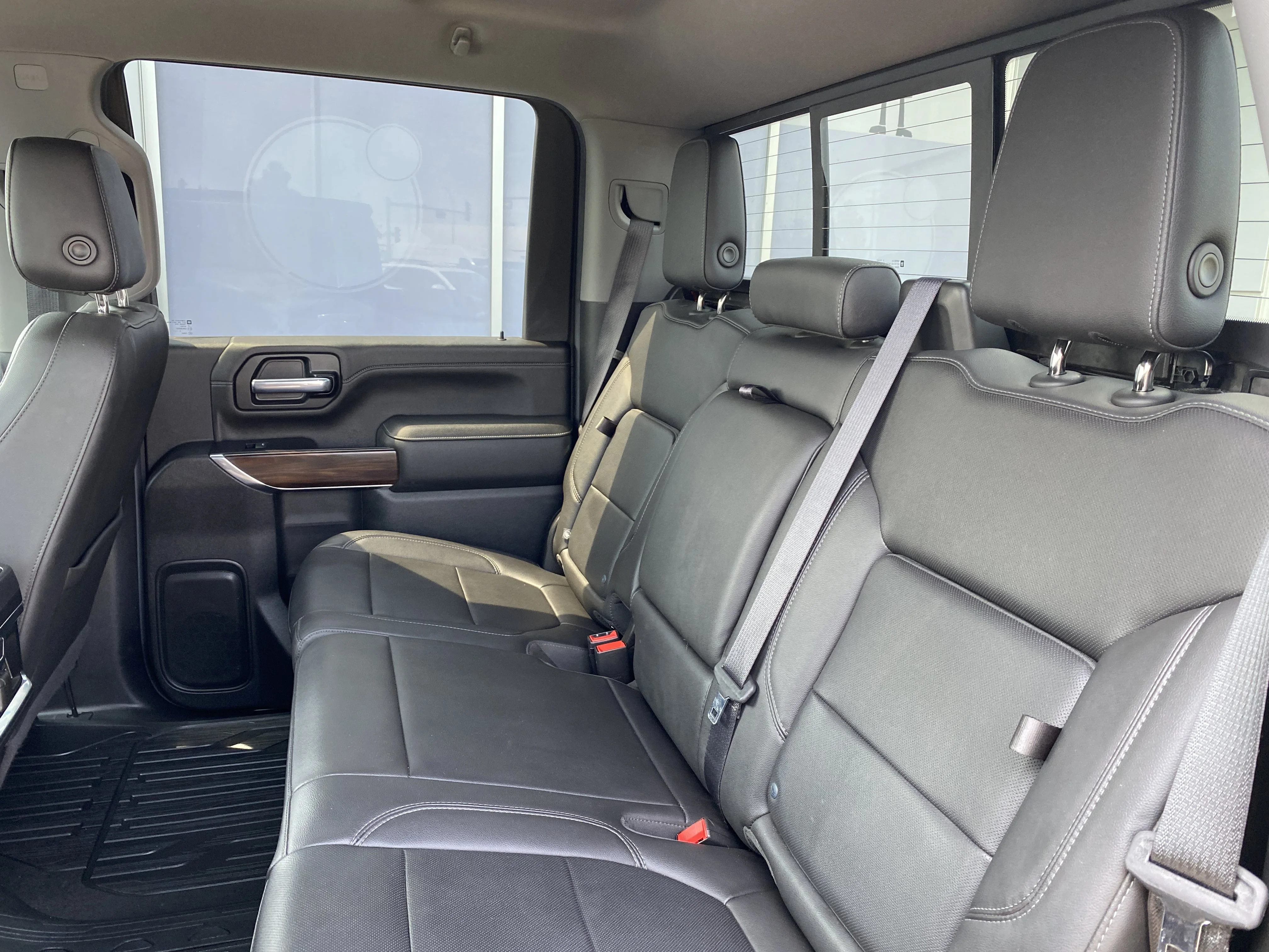 Used 2020 Black GMC Crew Cab SLT image 19