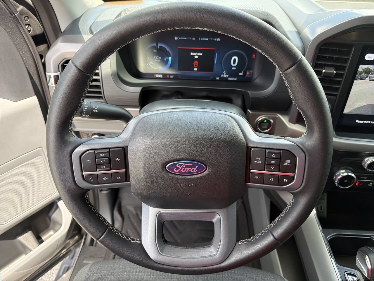 Used 2025 Gray Metallic Ford XLT image 29
