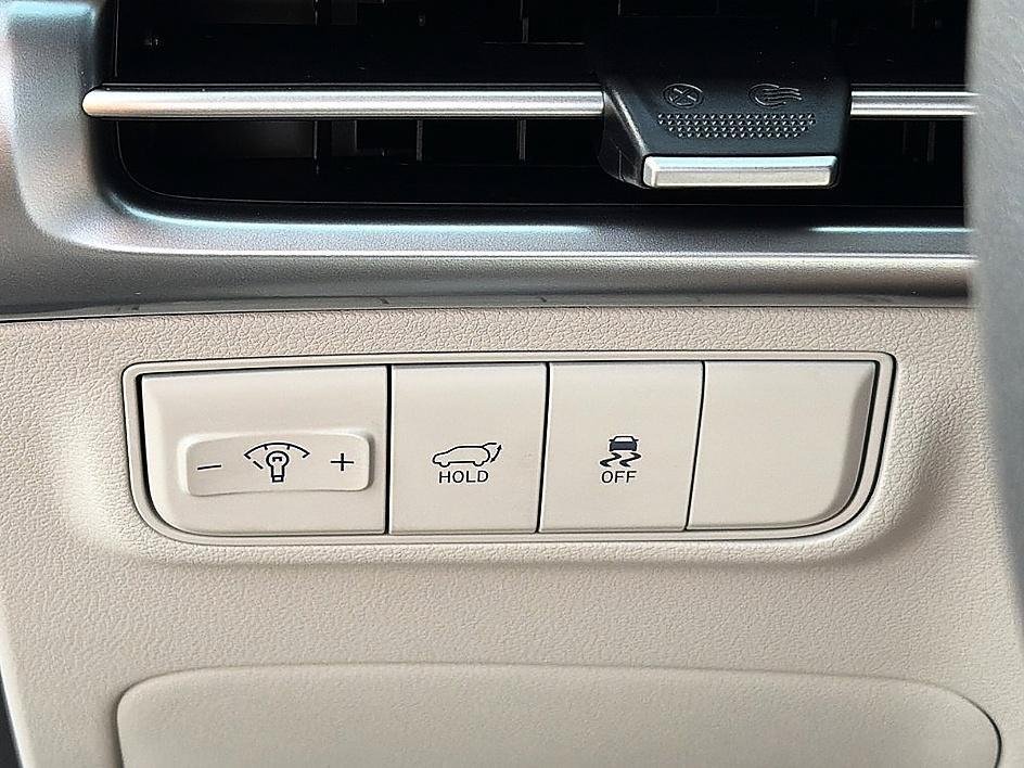 New 2026 Serenity White Pearl Hyundai SEL Plus FWD image 29
