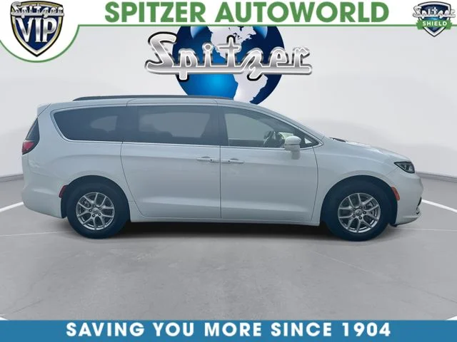 Used 2022 White Chrysler Touring L image 10