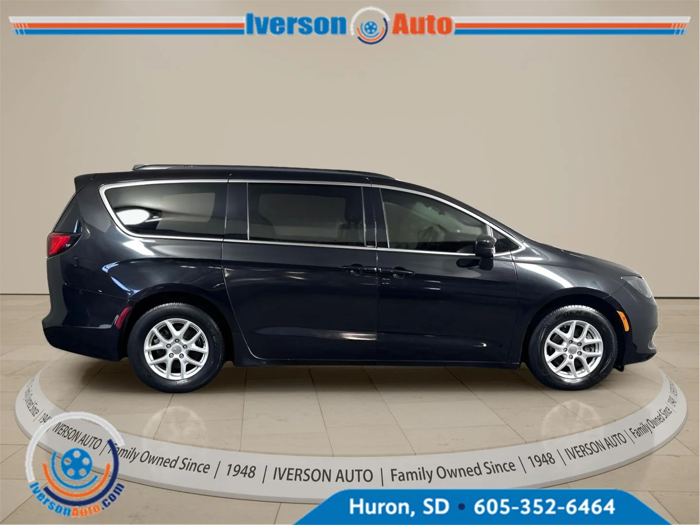 Used 2020 Brilliant Black Crystal Pearlcoat Chrysler LXI image 13