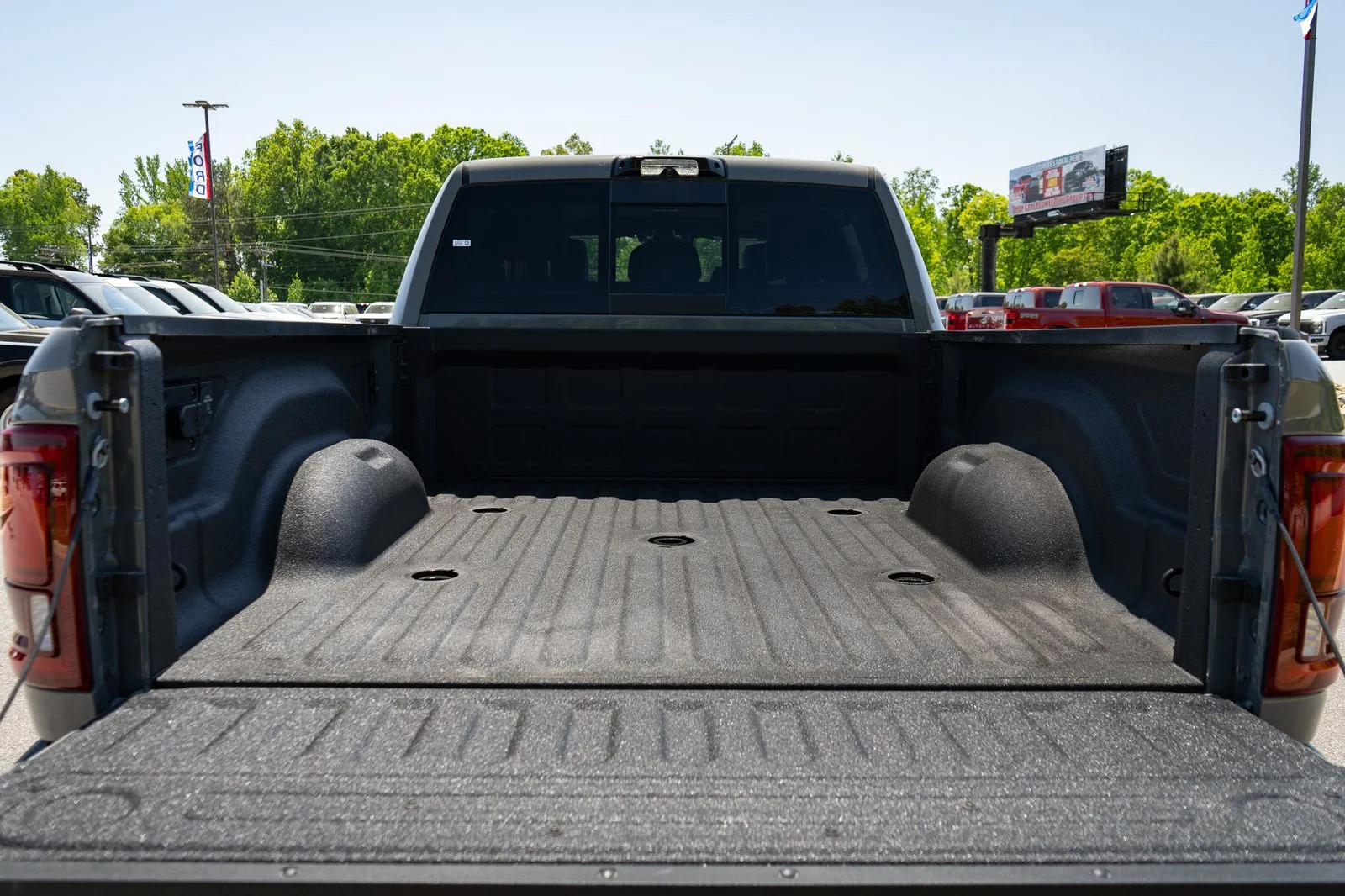 New 2026 Ceramic Gray Clear-Coat Exterior Paint RAM Laramie image 9