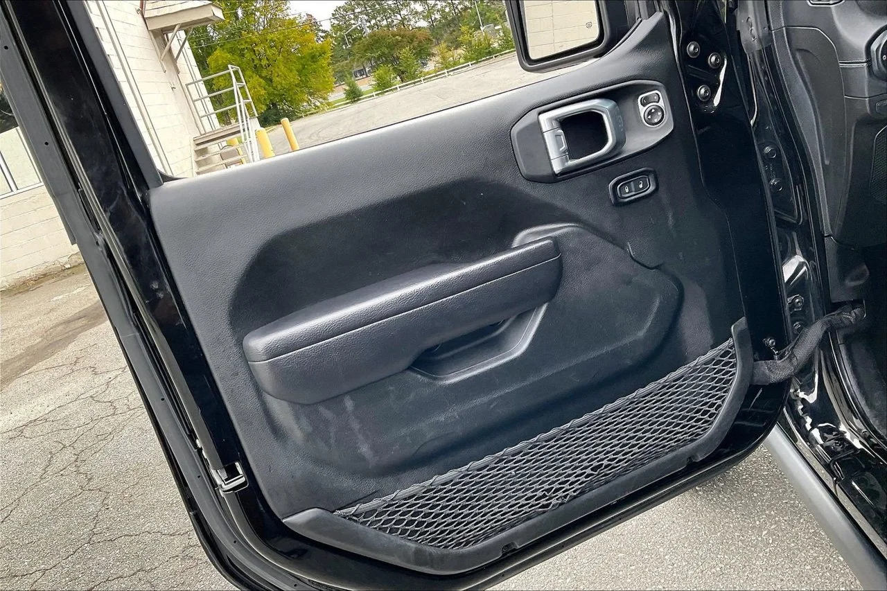 Certified Used 2024 Black Jeep Rubicon image 25