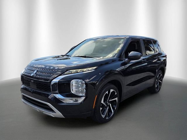 Used 2022 Mitsubishi Outlander SE with VIN JA4J4UA82NZ064283 for sale in Lutz, FL