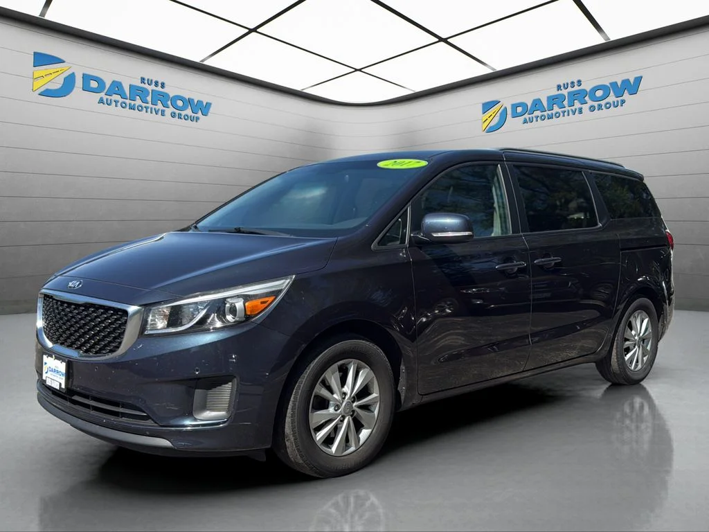 2017 Kia Sedona LX's photo