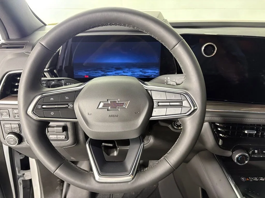 New 2026 Summit White Chevrolet Z71 image 29