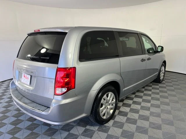 Used 2019 Silver Dodge SE image 7