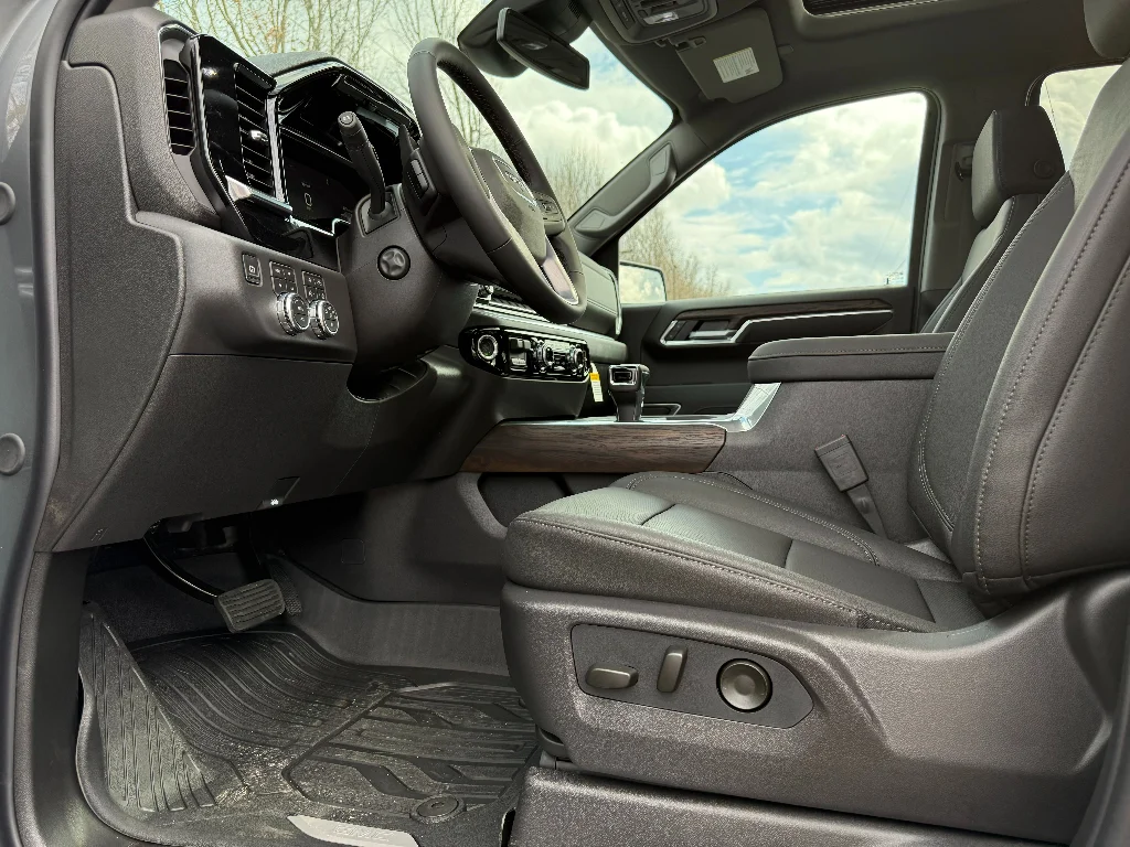 2026 GMC Sierra 1500 SLT - Photo 21